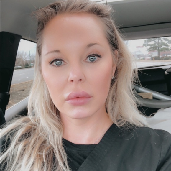 Meet your Posher, Crystal - Picture 9 of 12